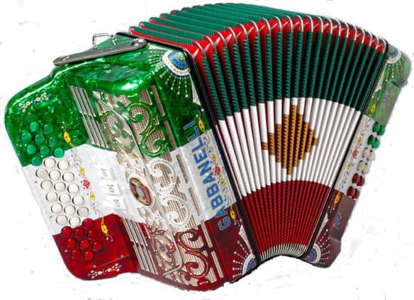 Acordeón de botones marca Gabbanelli decorado con los colores de la bandera de México (verde, blanco y rojo), con detalles brillantes, grabados artísticos y fuelles tricolores.
