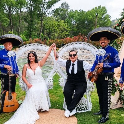 Mariachis en Valencia tocando en boda