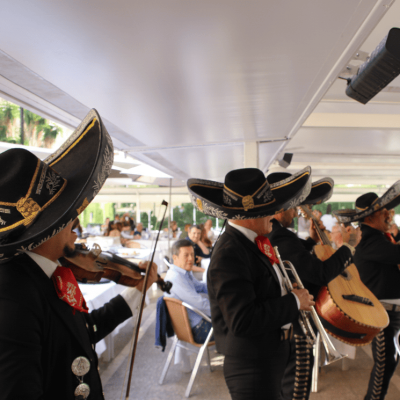 mariachis-reyes-del-mediterraneo-Canchas de tenis Ipica-valencia.jpg